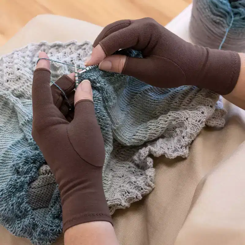 Dritz Large Crafters Comfort Glove: Nylon Craft Hand Tools, Brown, 2 Pieces, Sewing & Quilting Tools